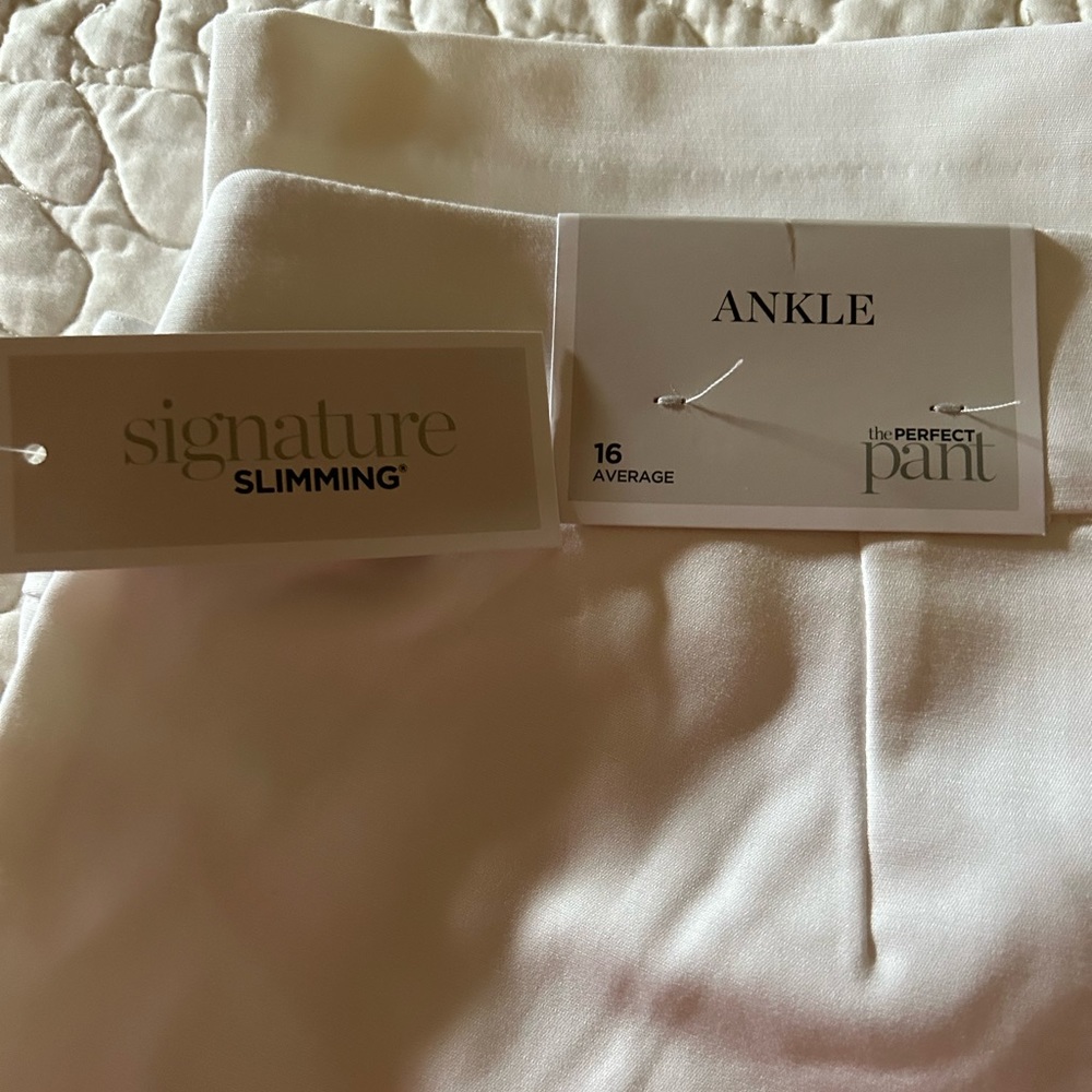 New Christopher & Banks White Crop Pants